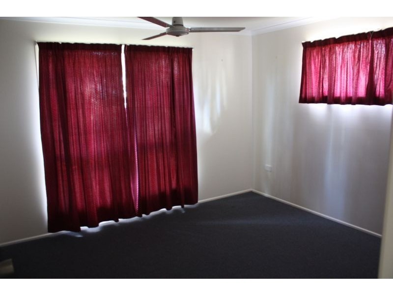 8 Wilby Place, Emerald QLD 4720