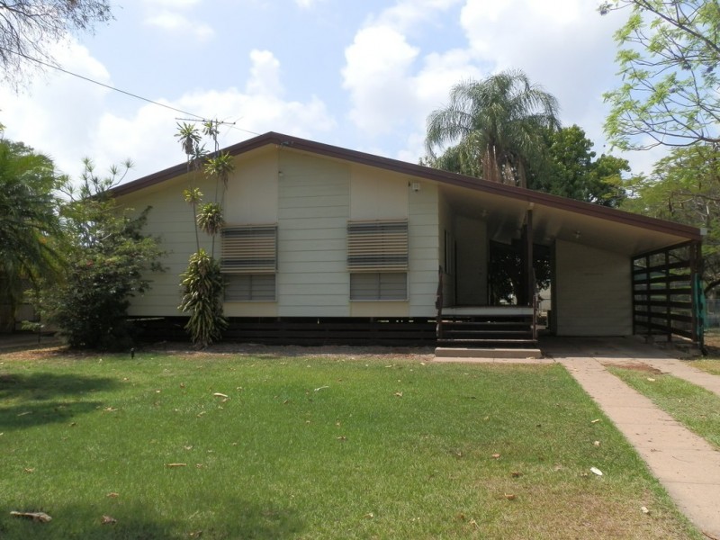 16 Sunflower Place, Emerald QLD 4720