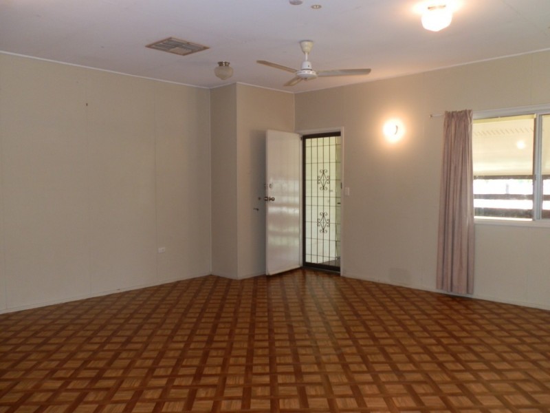 16 Sunflower Place, Emerald QLD 4720