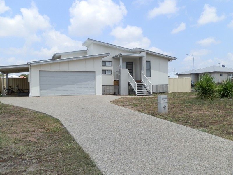 10 Ivers Place, Emerald QLD 4720