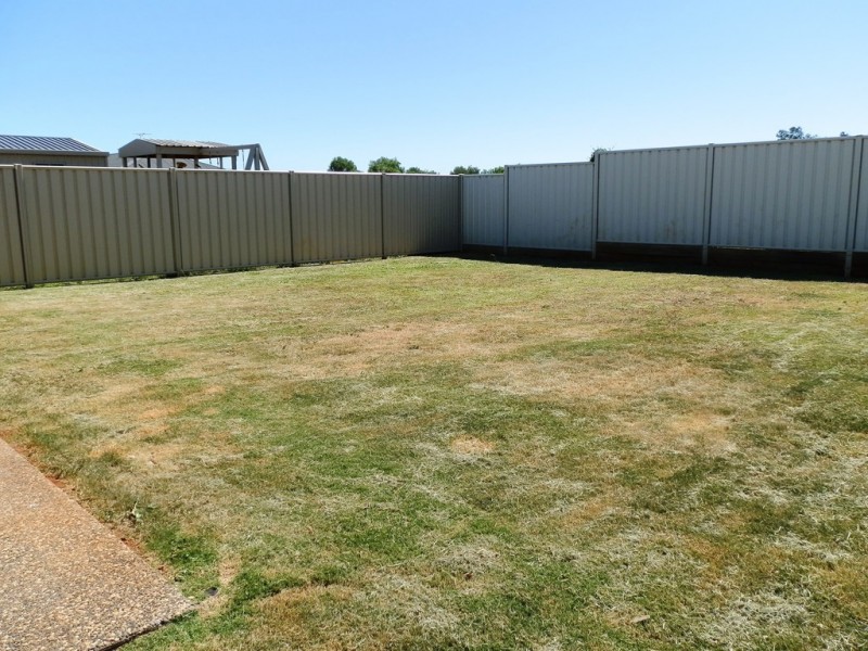 10 Longford Street, Emerald QLD 4720