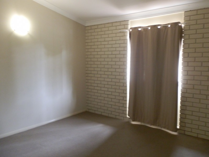 2/24 Diamond Ave, Emerald QLD 4720