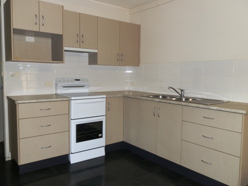 1/108 Ruby Street, Emerald QLD 4720