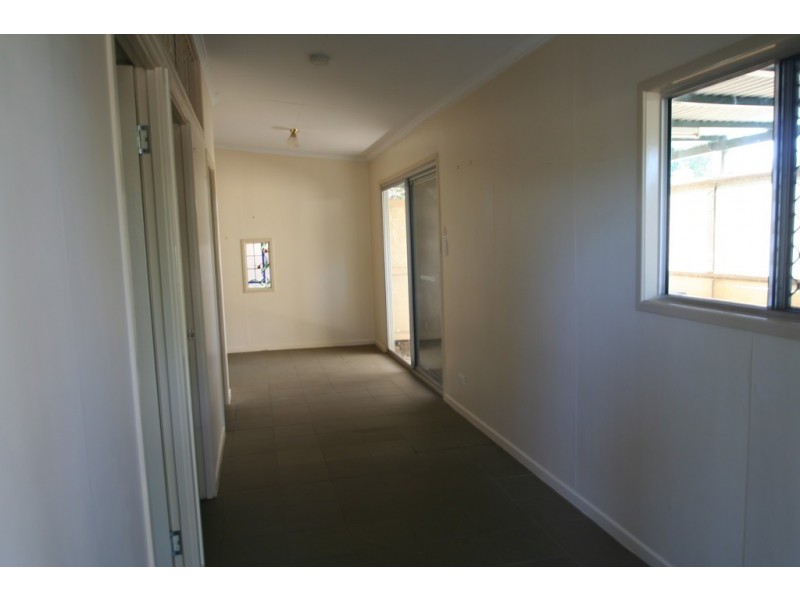 12 Little Street, Emerald QLD 4720