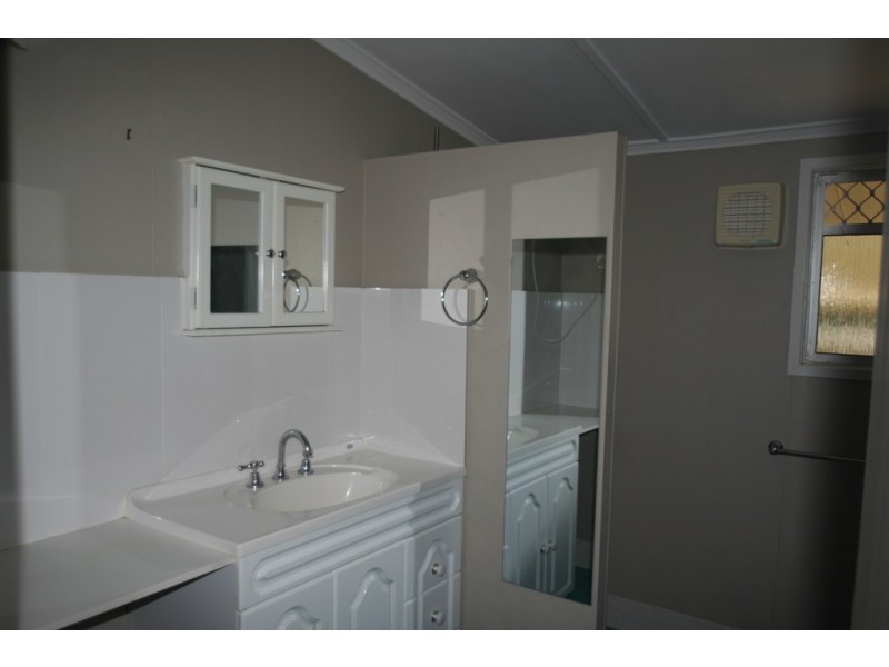 12 Little Street, Emerald QLD 4720