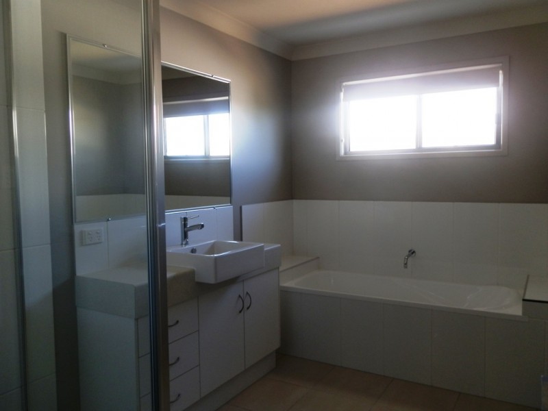 6/44 Kassidy Drive, Emerald QLD 4720