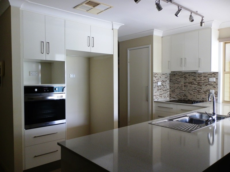 14 Jacqueline Drive, Emerald QLD 4720