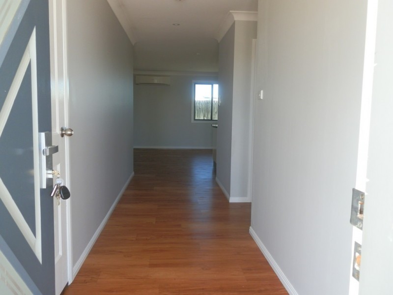 1/56 Lakeside Drive, Emerald QLD 4720