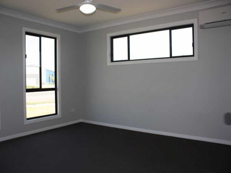 1/56 Lakeside Drive, Emerald QLD 4720