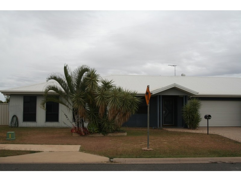 1/56 Lakeside Drive, Emerald QLD 4720