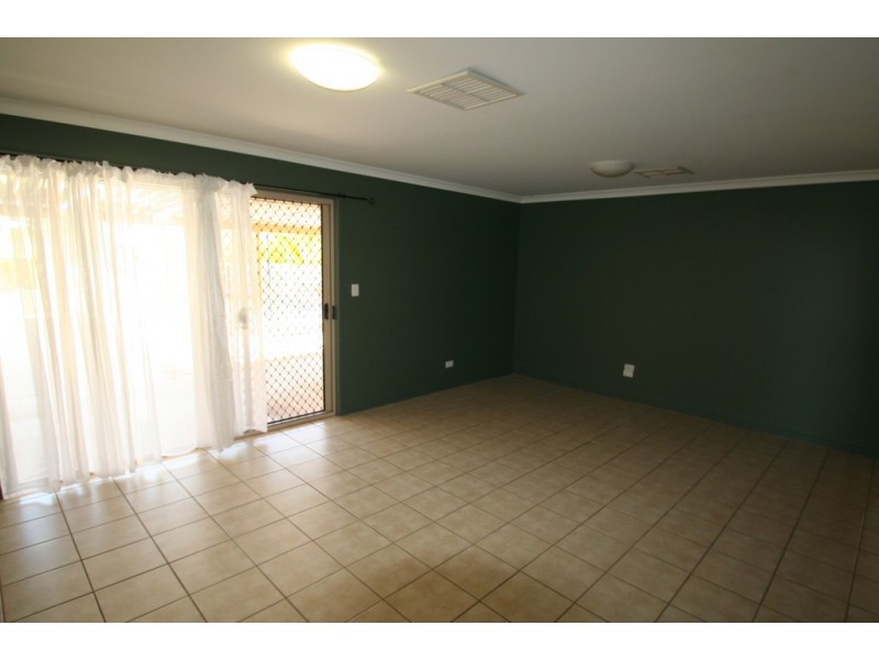 6 Stephanie Court, Emerald QLD 4720