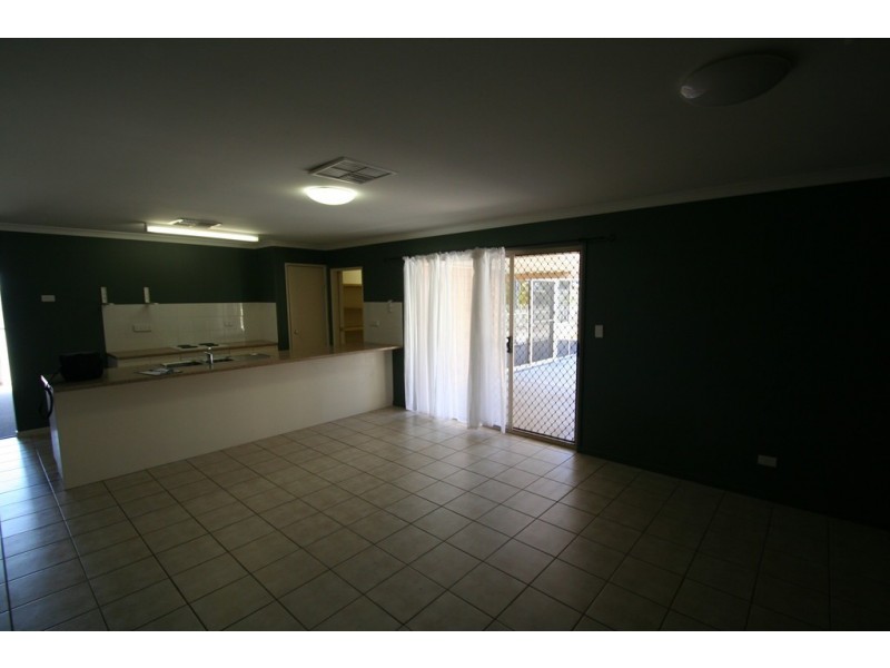 6 Stephanie Court, Emerald QLD 4720