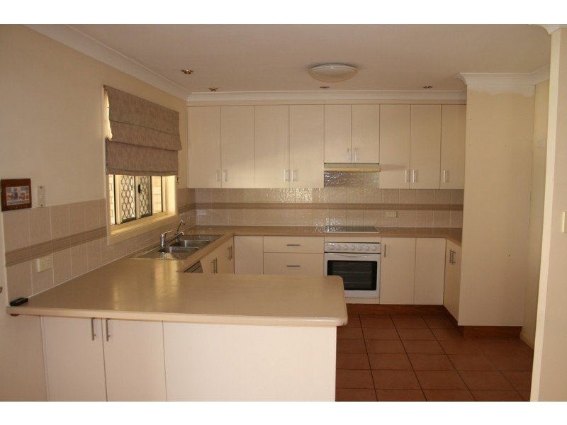 9 Dodd Drive, Emerald QLD 4720