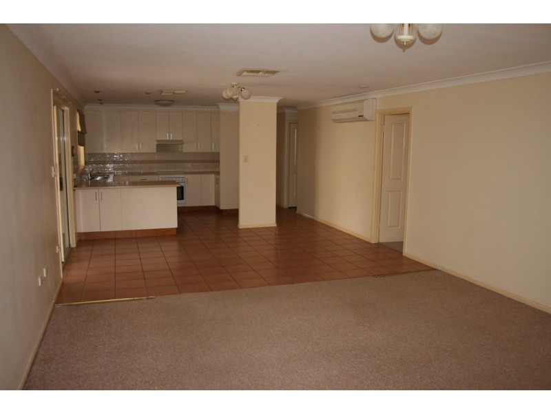 9 Dodd Drive, Emerald QLD 4720