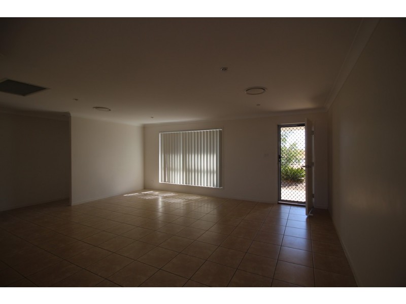 1 Lightening Street, Emerald QLD 4720