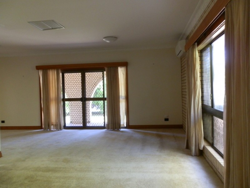 14 Theresa Street, Emerald QLD 4720