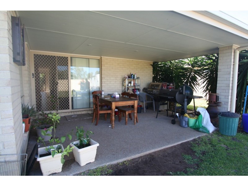 33 Lakeside Drive, Emerald QLD 4720