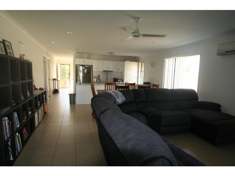 33 Lakeside Drive, Emerald QLD 4720