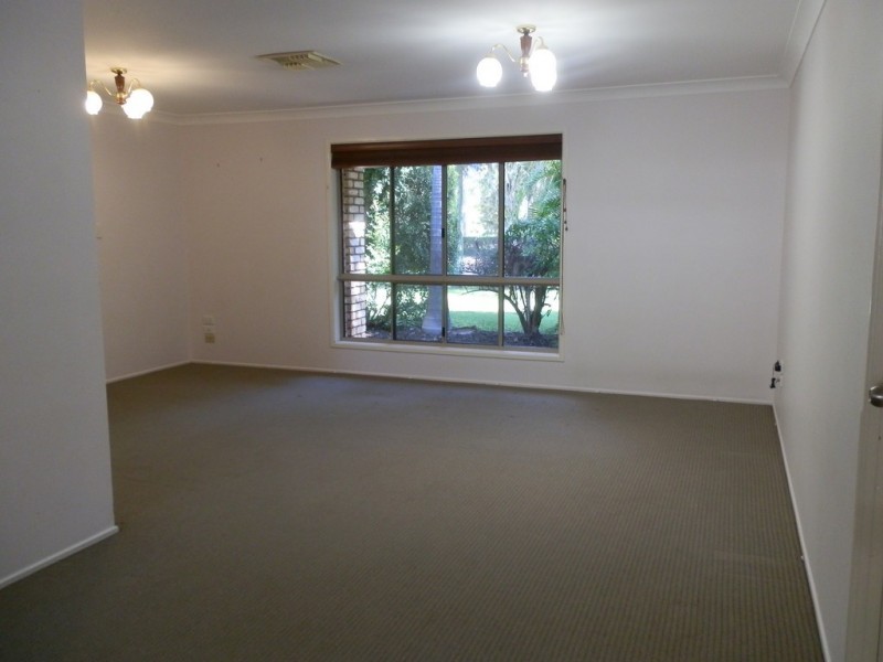 136 Opal Street, Emerald QLD 4720