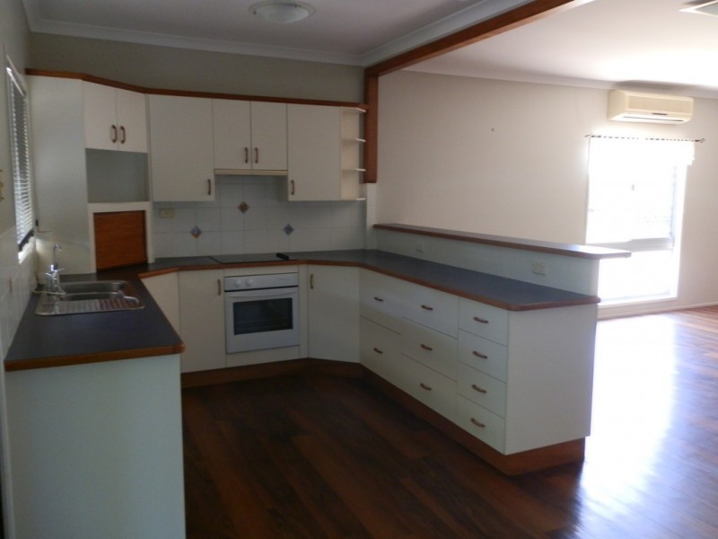 23 Centenary Drive, Emerald QLD 4720
