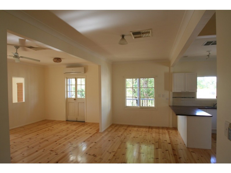 70 Baker Street, Emerald QLD 4720