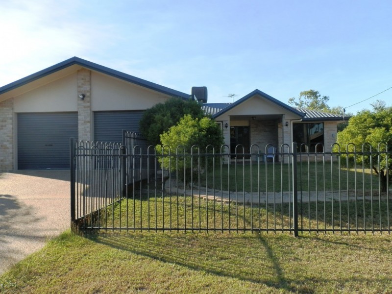 17 Crinum Crescent, Emerald QLD 4720