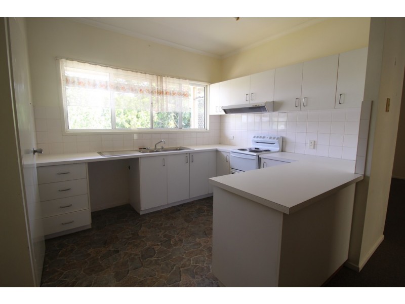 6 Colleen Avenue, Emerald QLD 4720