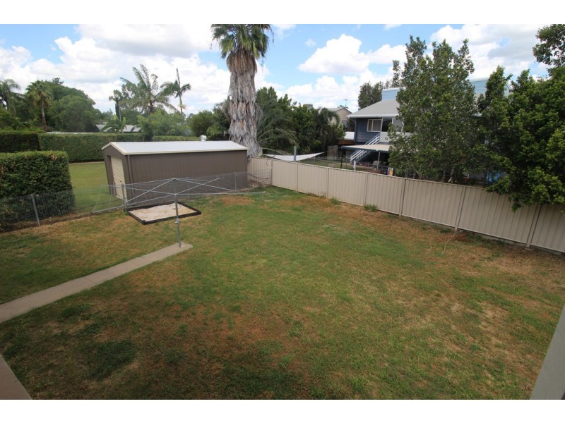 6 Colleen Avenue, Emerald QLD 4720