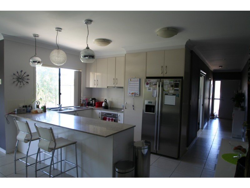 3 Glovar Street, Emerald QLD 4720