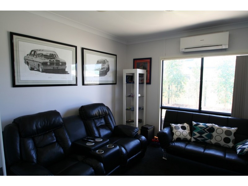 3 Glovar Street, Emerald QLD 4720