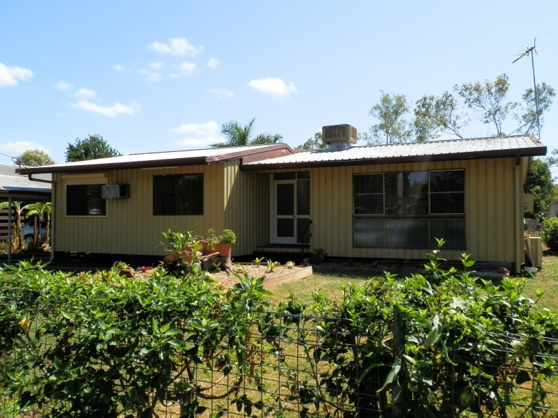 9 Mellish Cresent, Emerald QLD 4720