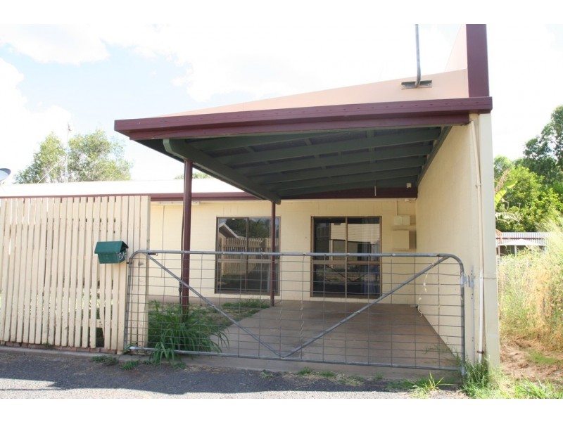 2/7 Willans street, Emerald QLD 4720