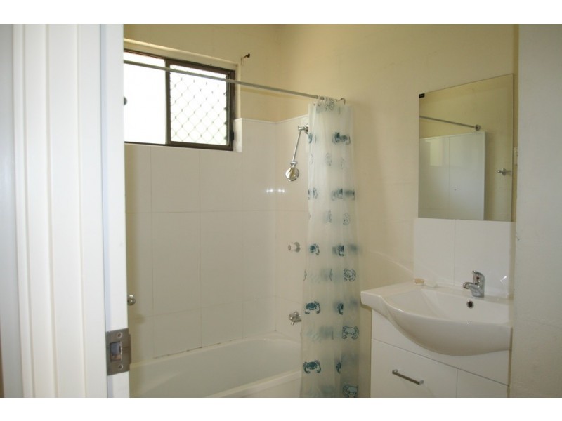 2/7 Willans street, Emerald QLD 4720