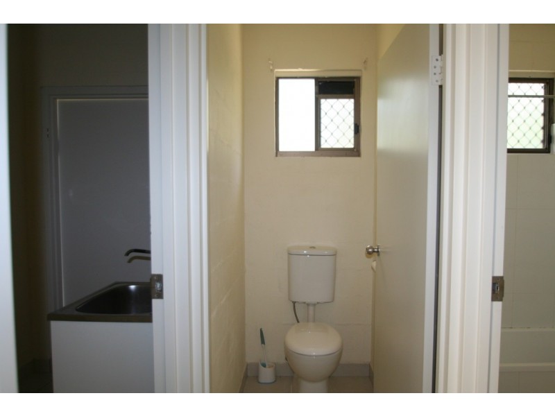 2/7 Willans street, Emerald QLD 4720