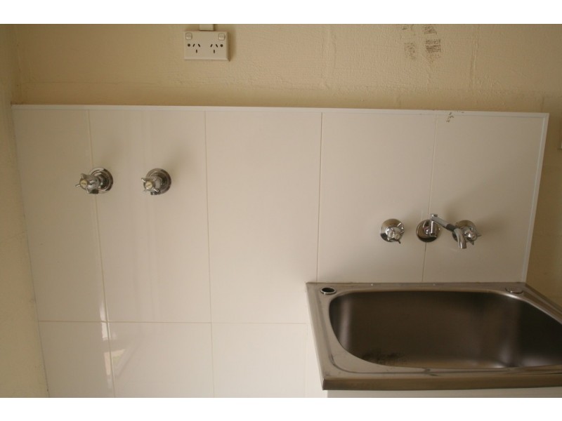 2/7 Willans street, Emerald QLD 4720