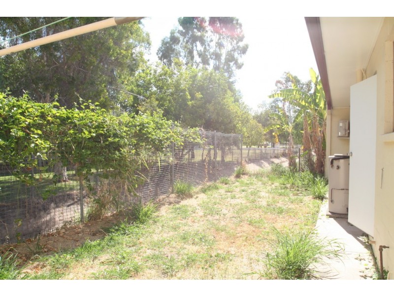 2/7 Willans street, Emerald QLD 4720