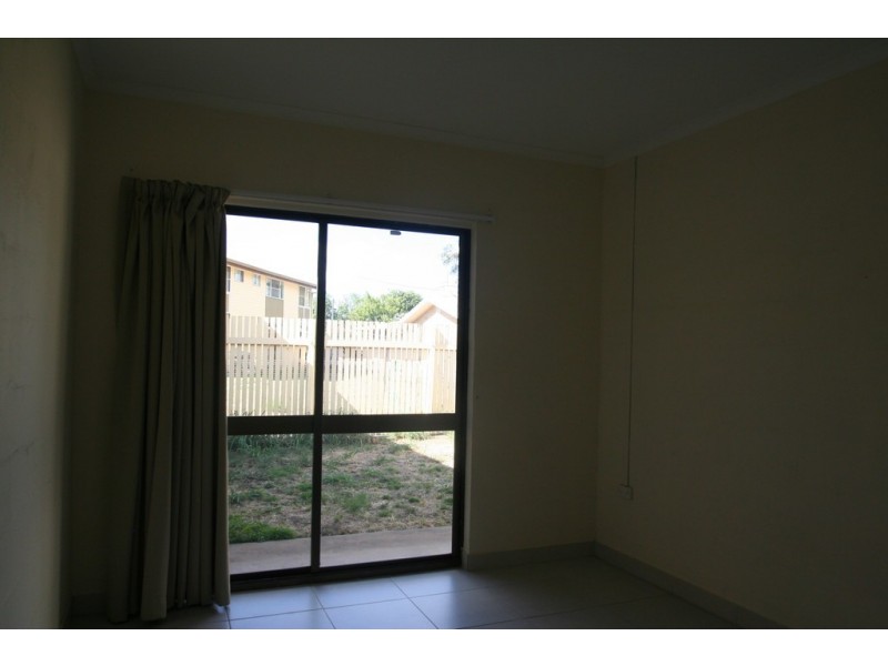 2/7 Willans street, Emerald QLD 4720