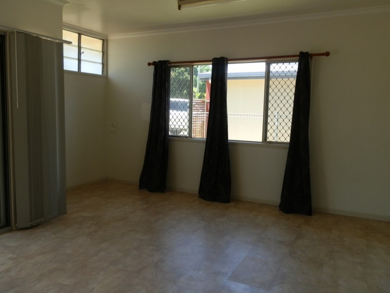 19 Dundas Street, Emerald QLD 4720