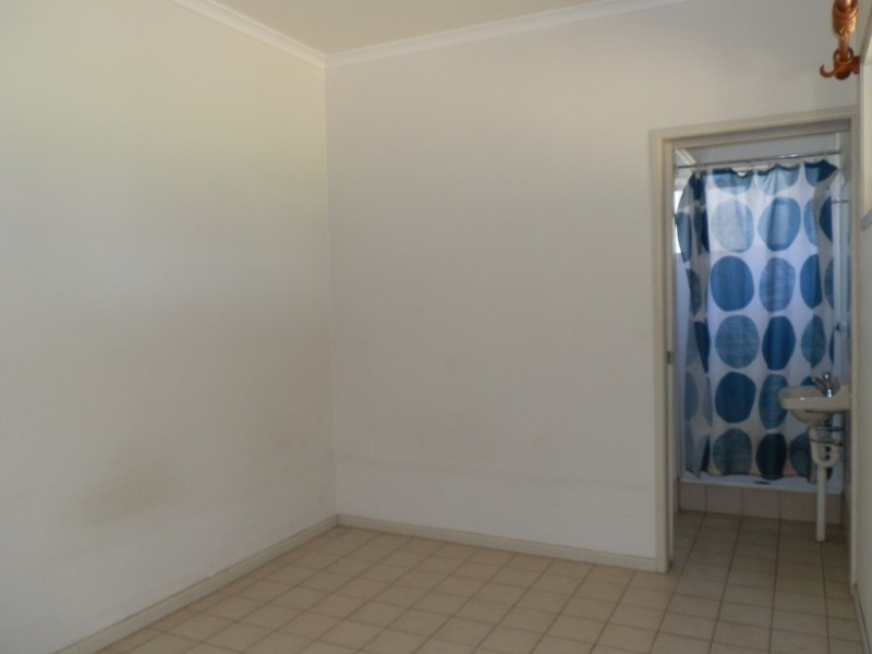 19 Dundas Street, Emerald QLD 4720