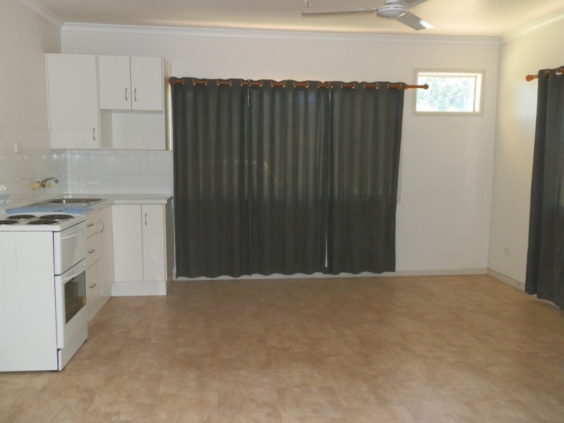 19 Dundas Street, Emerald QLD 4720