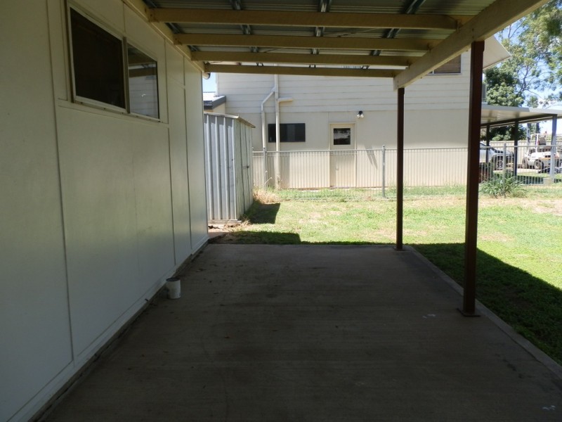 19 Dundas Street, Emerald QLD 4720