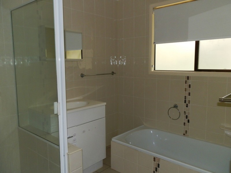 124 Opal Street, Emerald QLD 4720
