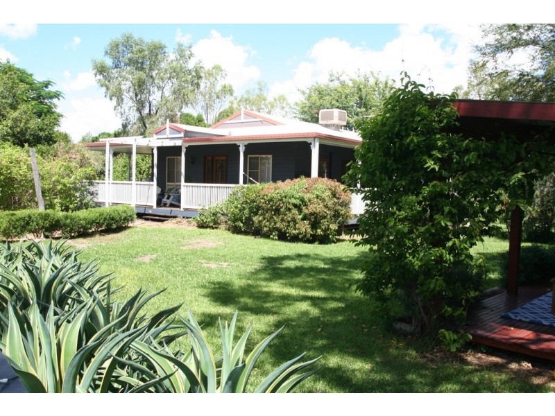 29 Quinn Street, Emerald QLD 4720