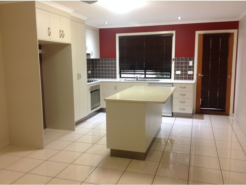 11B Brokenwood Street, Emerald QLD 4720
