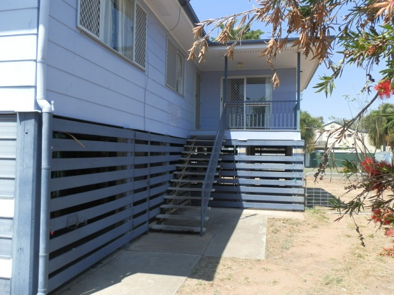 6 Leahy Place, Emerald QLD 4720