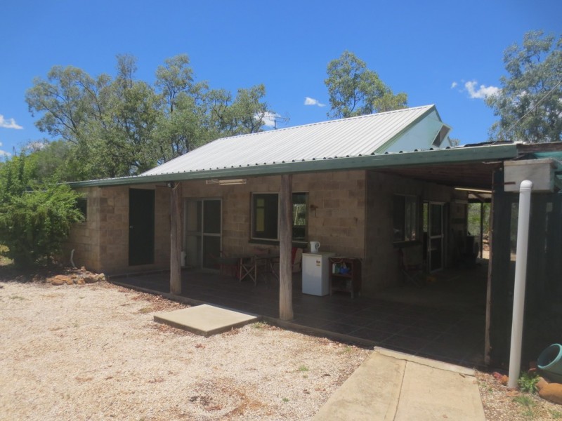 10 Tellembuggerum Close, Rubyvale QLD 4702