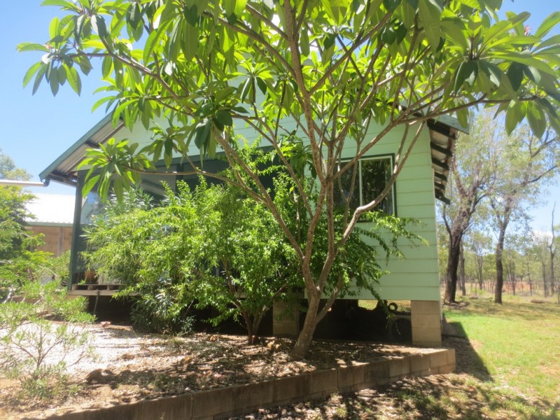 10 Tellembuggerum Close, Rubyvale QLD 4702