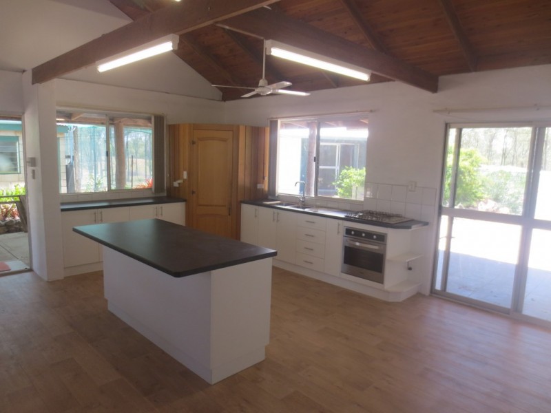 10 Tellembuggerum Close, Rubyvale QLD 4702