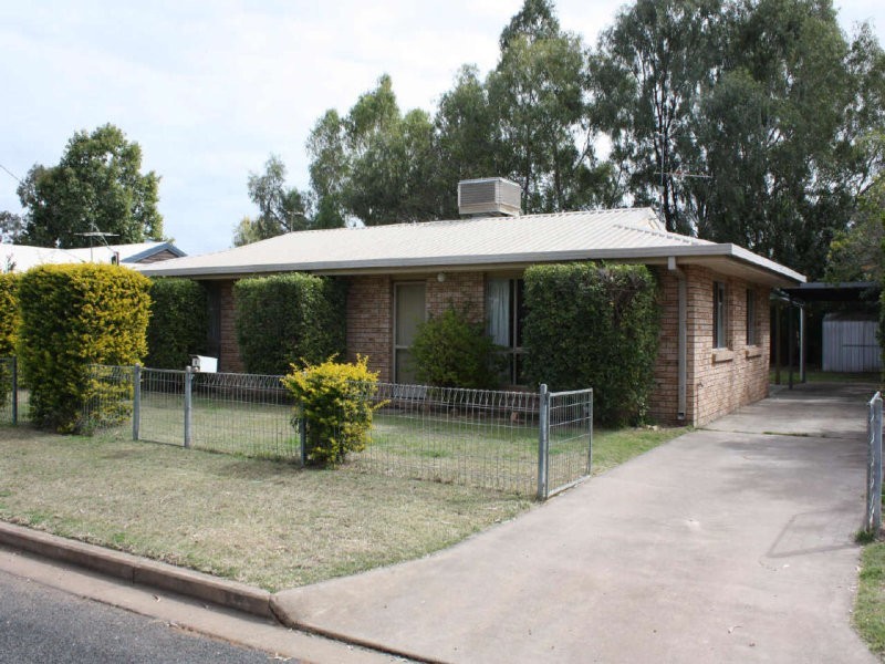8 Wilby Place, Emerald QLD 4720