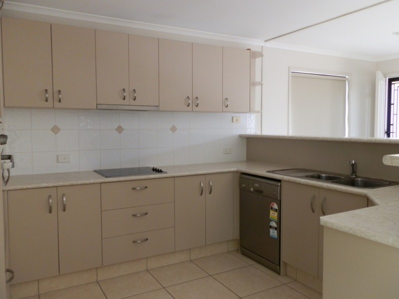 2/23 Callaghan Street, Emerald QLD 4720